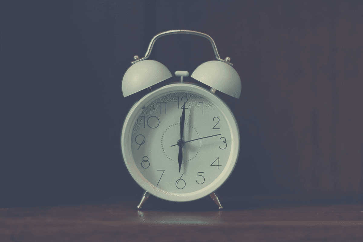 How to Wake Up Early For School: The Complete Guide