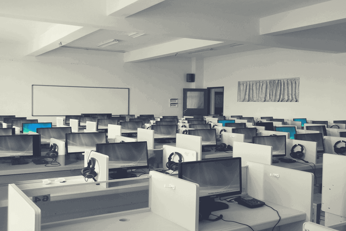 class sleeping computer lab