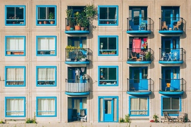 How to Sleep on the Balcony and What to Keep in Mind